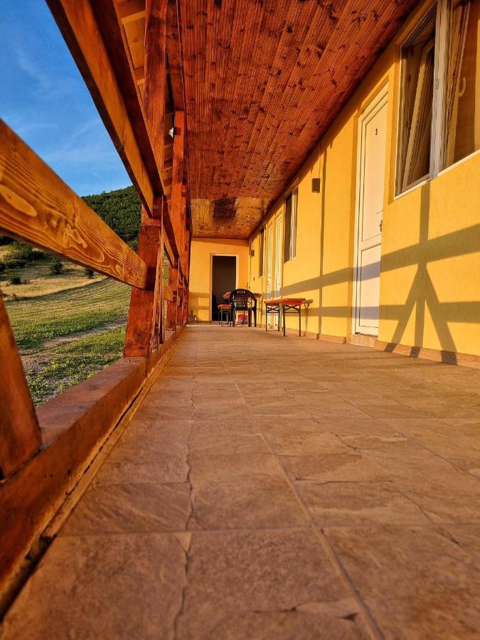 Cabana Varad Coronini Moldova Veche Екстер'єр фото