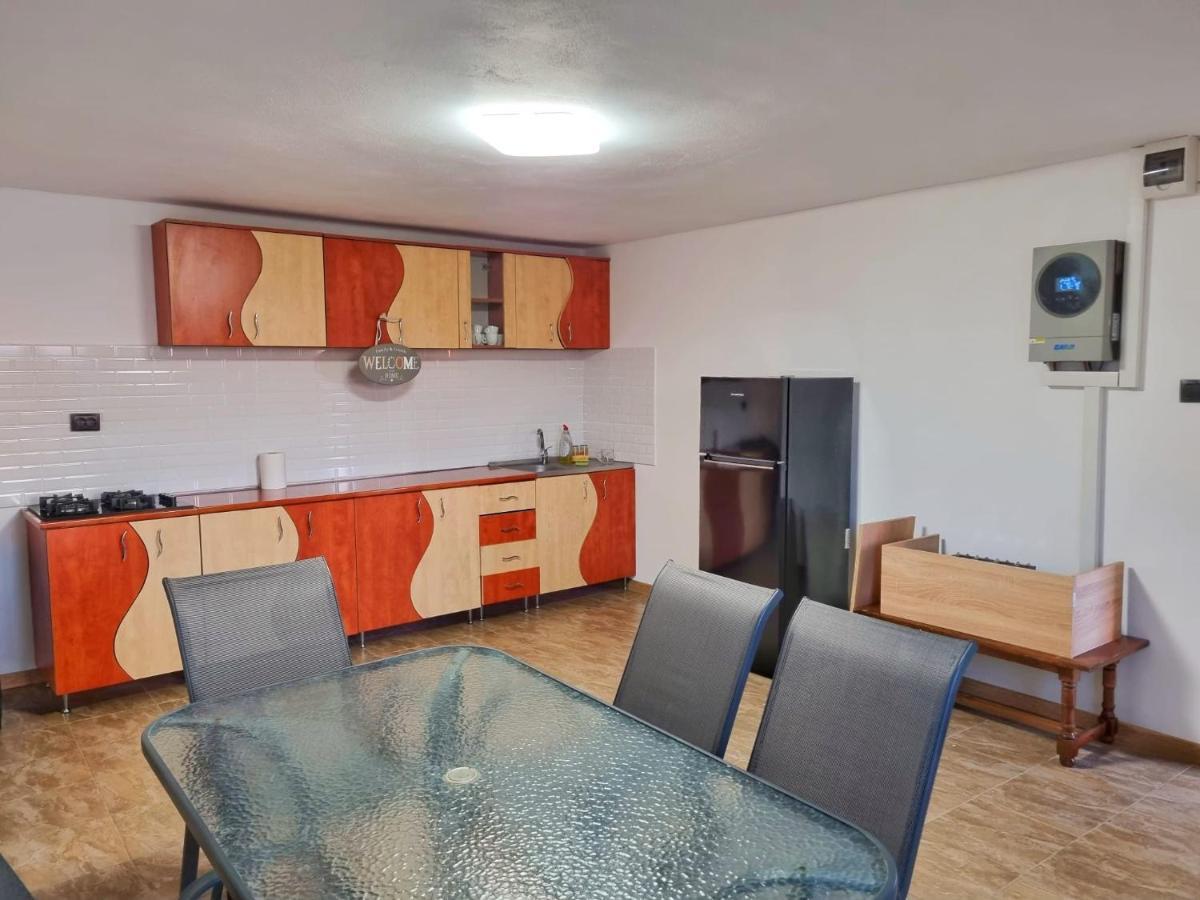 Cabana Varad Coronini Moldova Veche Екстер'єр фото