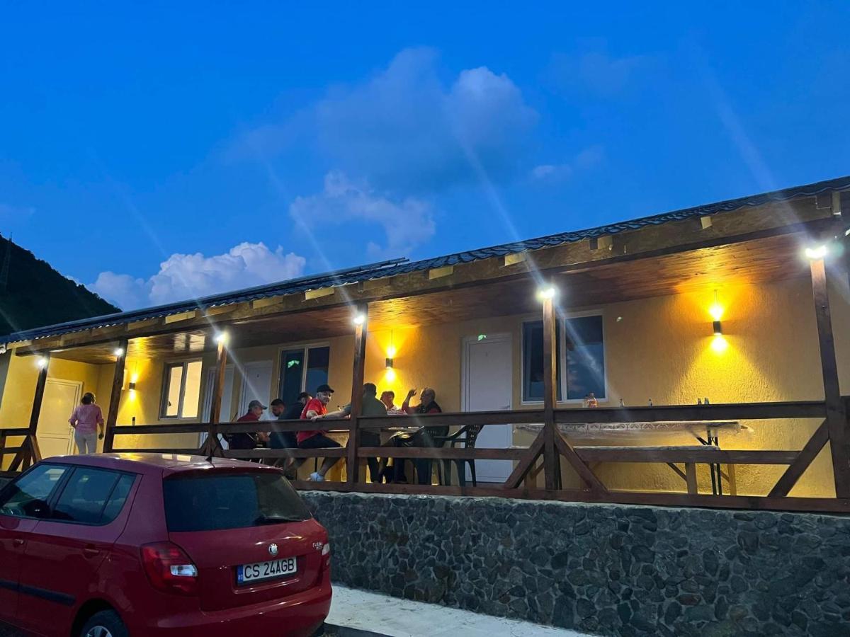 Cabana Varad Coronini Moldova Veche Екстер'єр фото