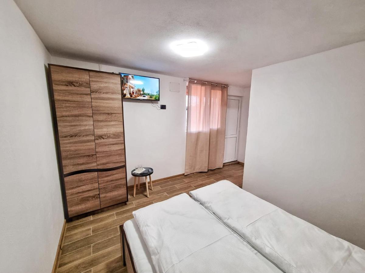 Cabana Varad Coronini Moldova Veche Екстер'єр фото