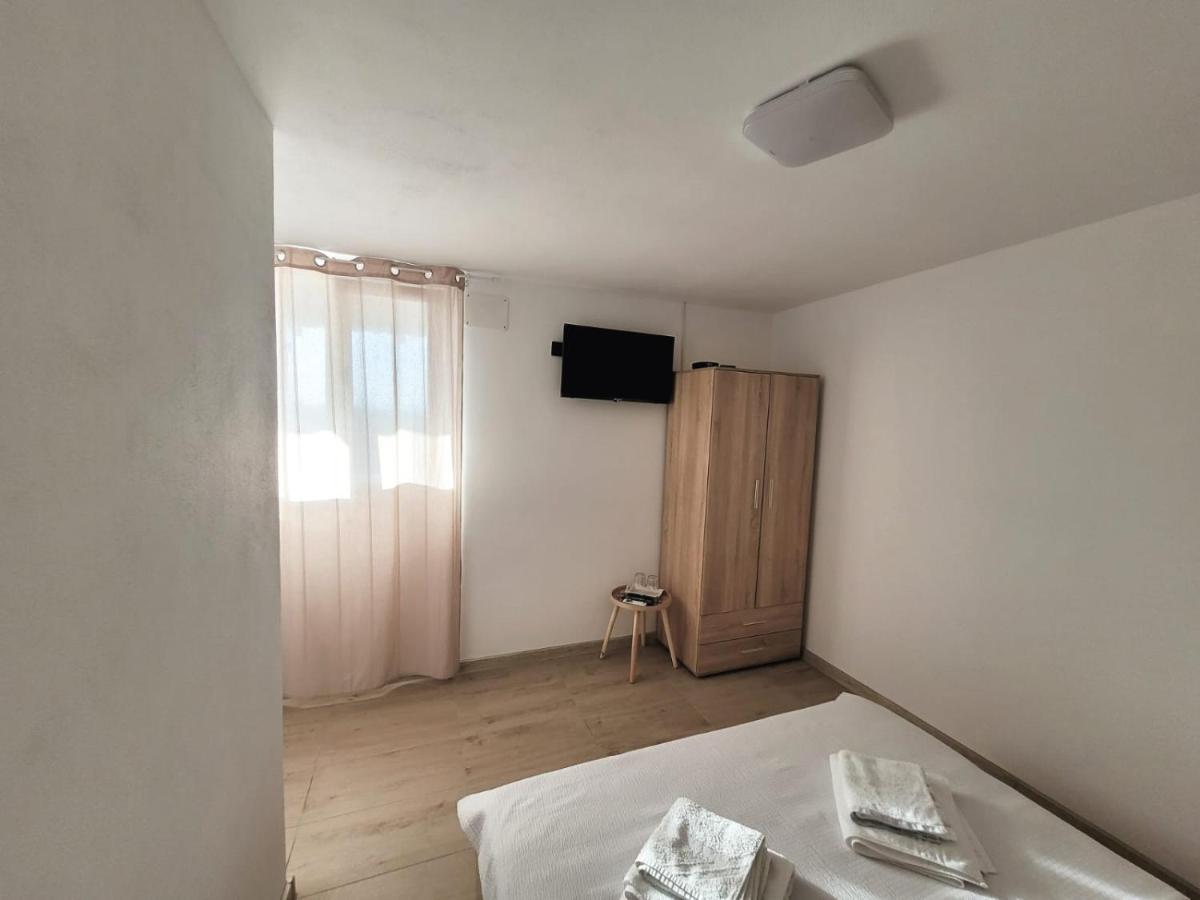 Cabana Varad Coronini Moldova Veche Екстер'єр фото