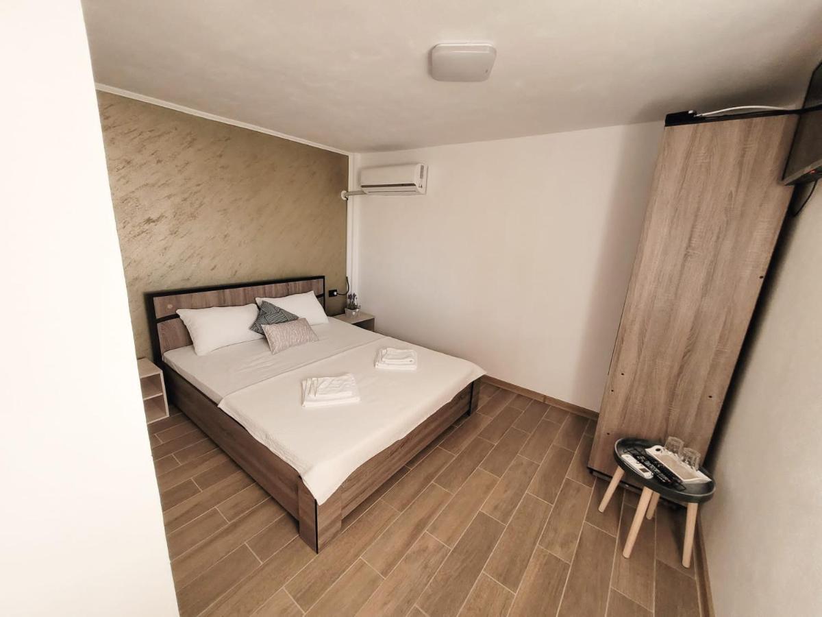 Cabana Varad Coronini Moldova Veche Екстер'єр фото